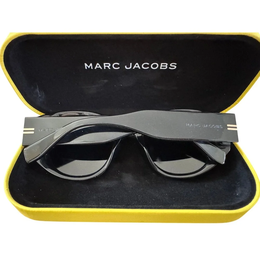Marc Jacobs Black Oversized Round Sunglasses MARC 488/S Gold Hardware with Case